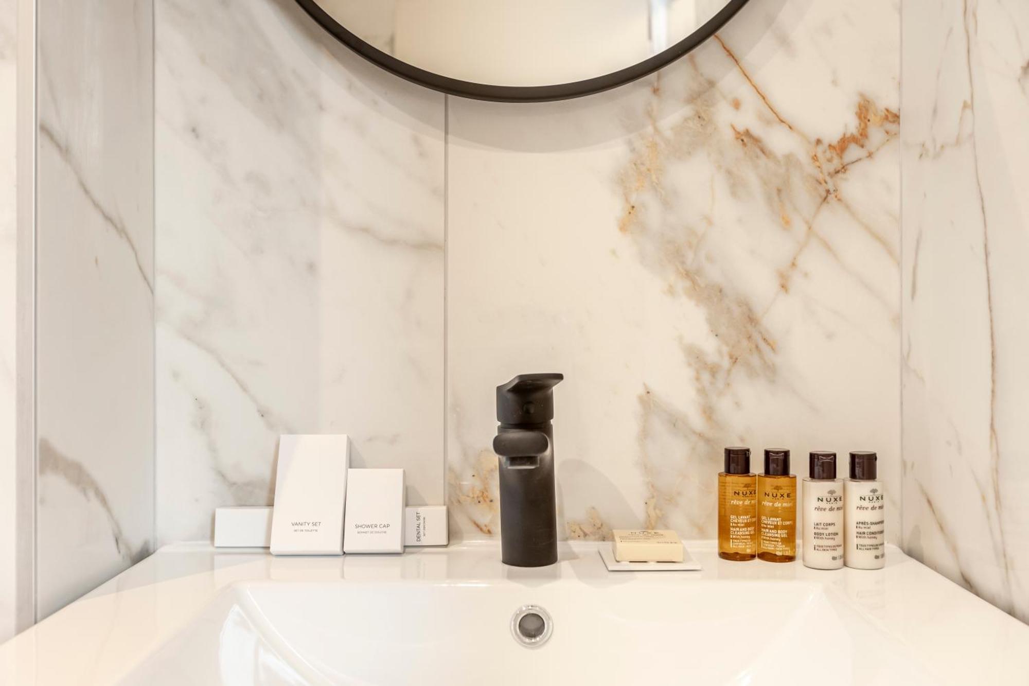 Sweett - Villiers Apartment *